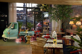 se catedral hotel porto tapestry collection by hilton