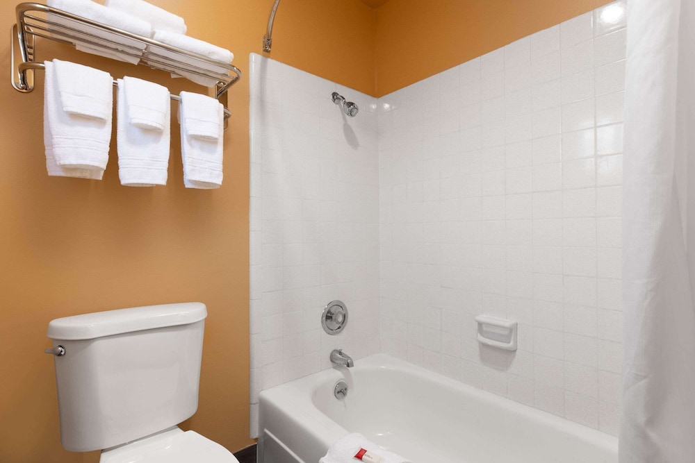 rosewood inn and suites