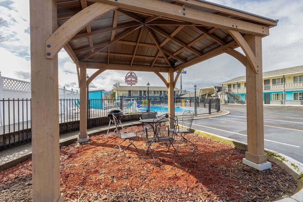 rosewood inn and suites