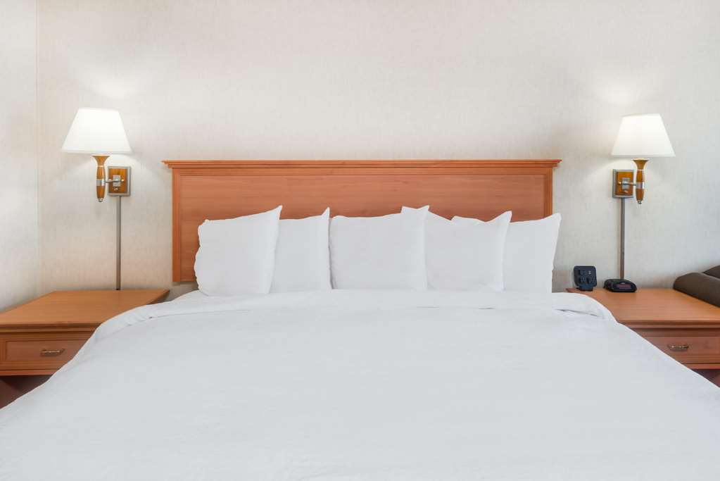 howard johnson by wyndham gillette