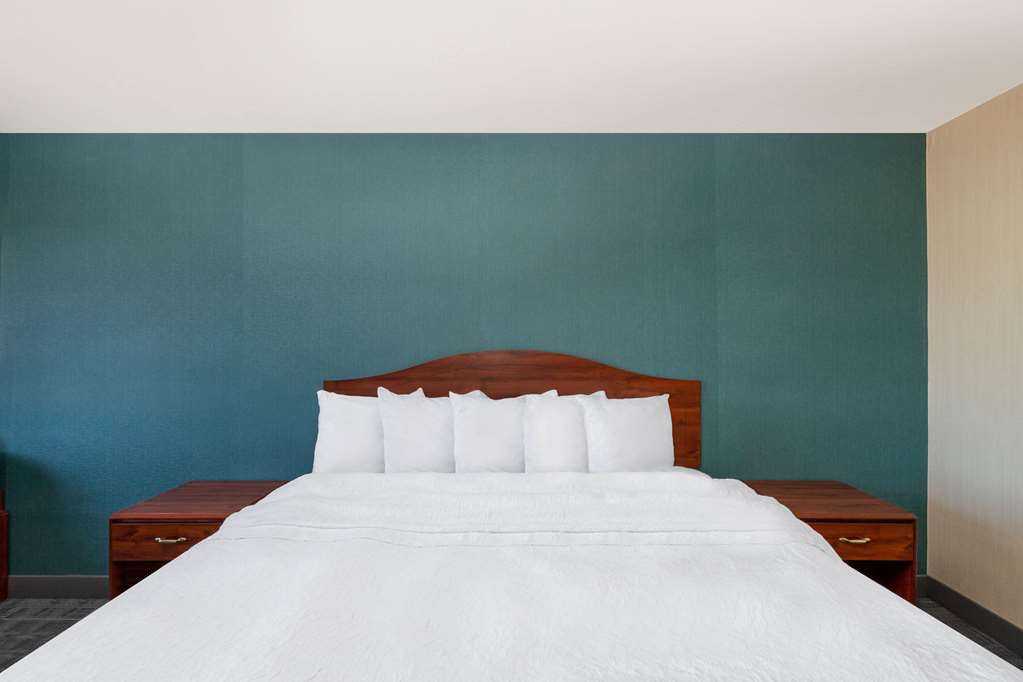 howard johnson by wyndham gillette