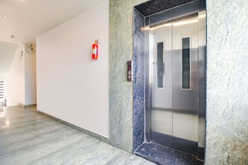 collection o 77188 corner courtyard