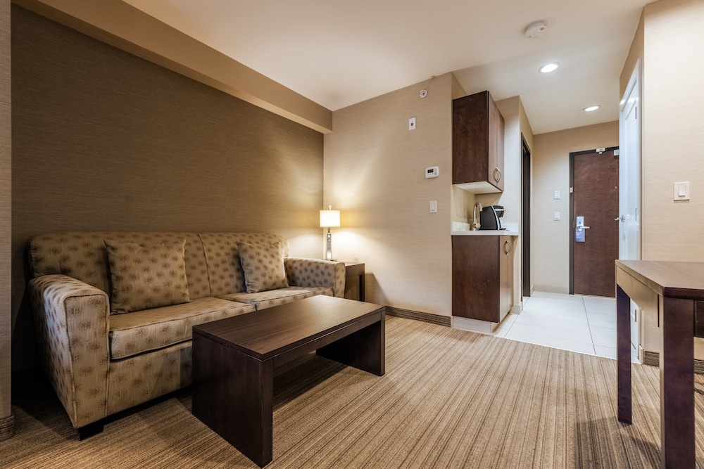 holiday inn express golden kicking horse by ihg