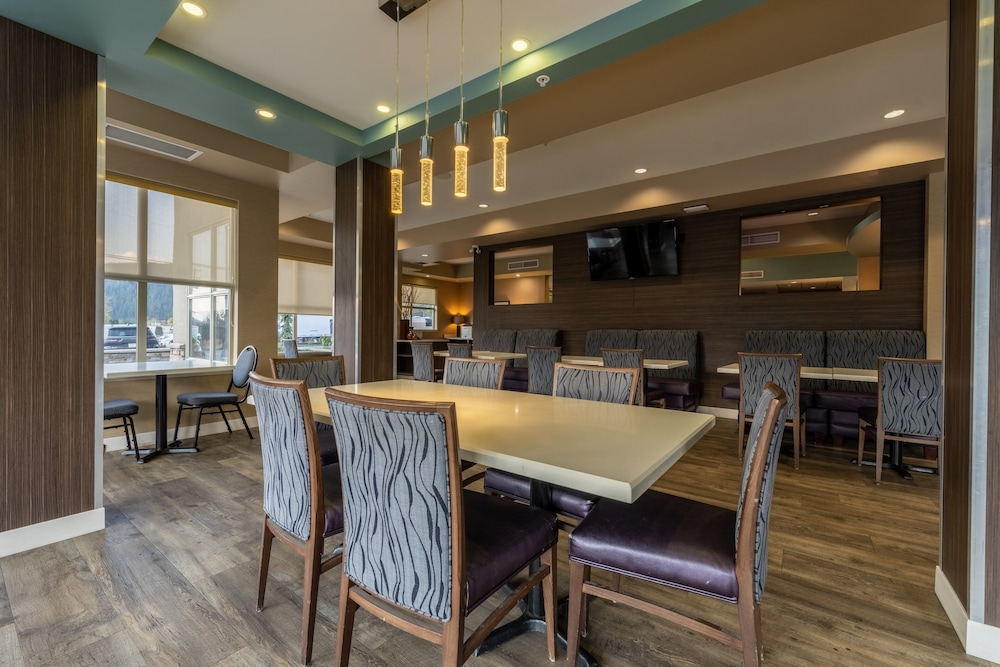 holiday inn express golden kicking horse by ihg