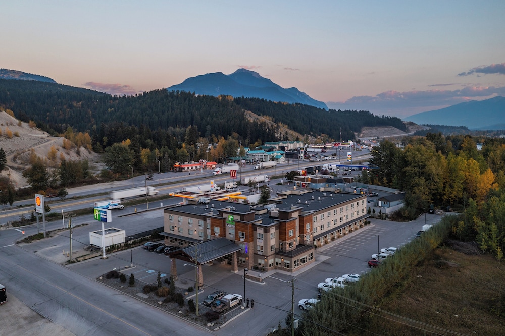 holiday inn express golden kicking horse by ihg