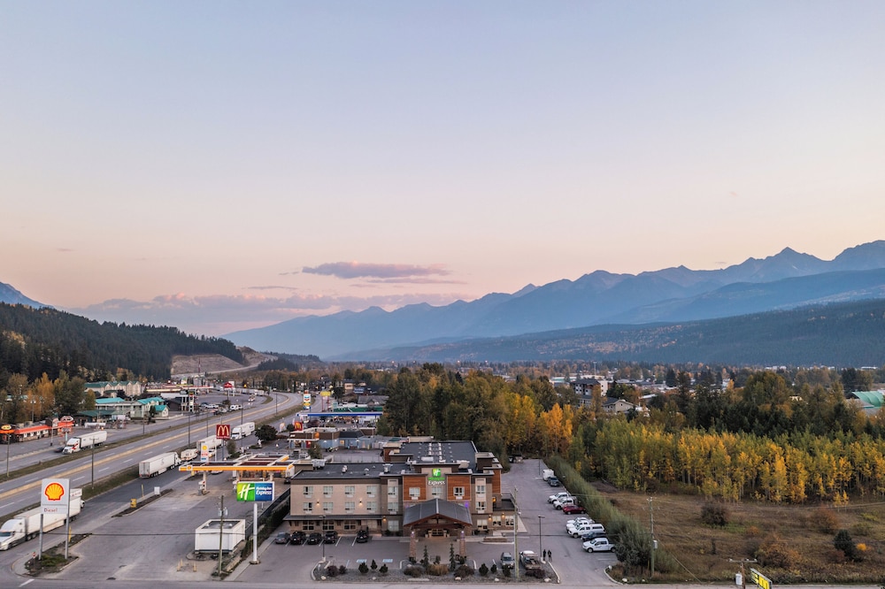 holiday inn express golden kicking horse by ihg