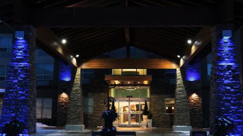 holiday inn express golden kicking horse by ihg