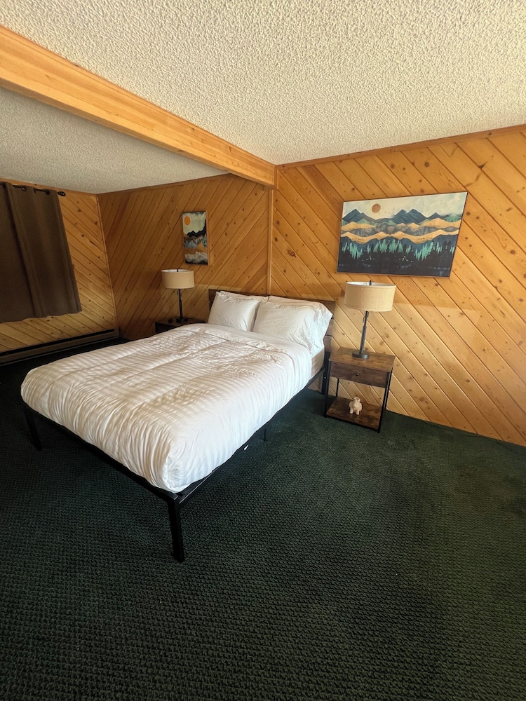 lone eagle lodge