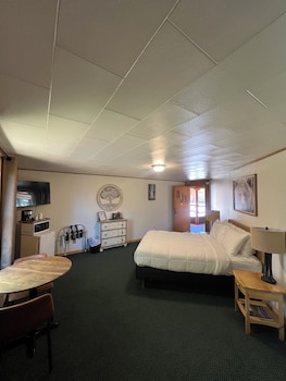 lone eagle lodge