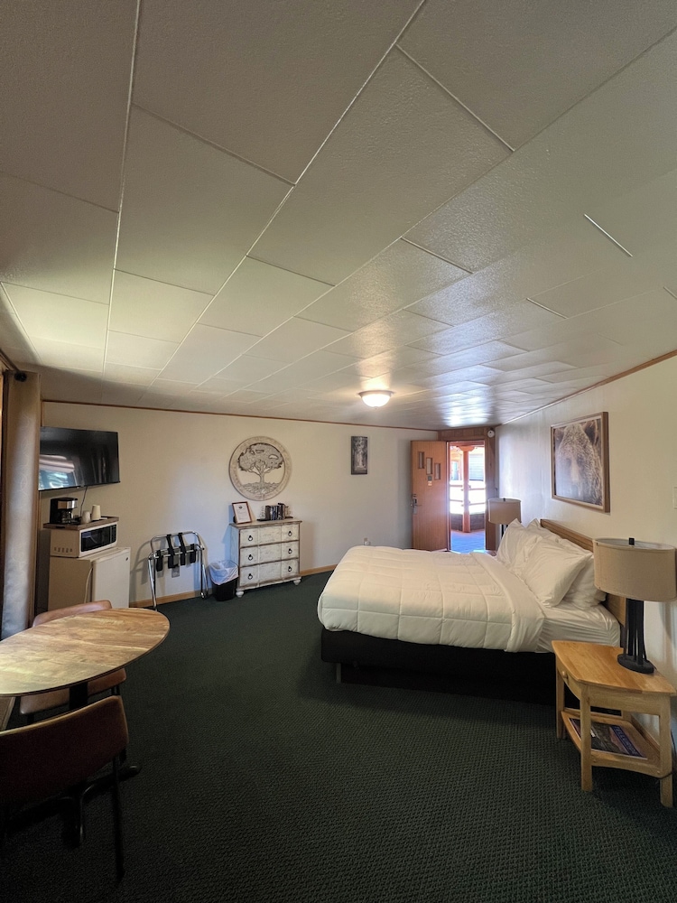 lone eagle lodge