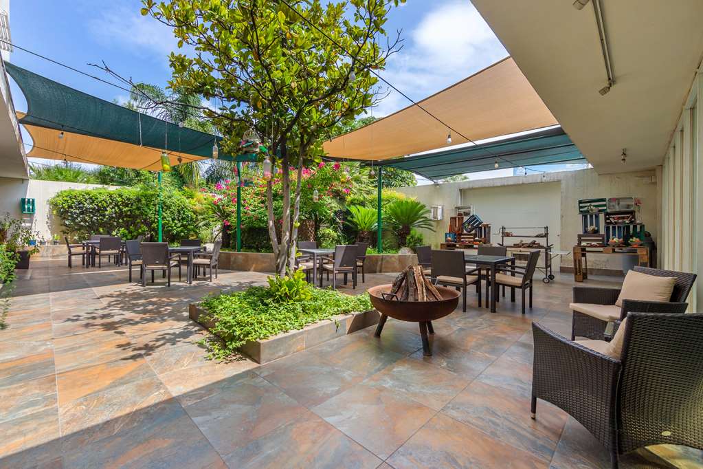 quality inn monterrey la fe