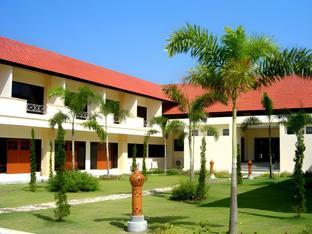golden land hotel