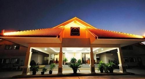 golden land hotel