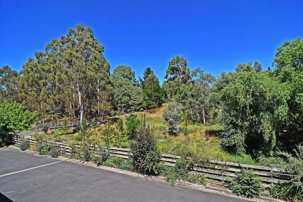 main lead ballarat motel