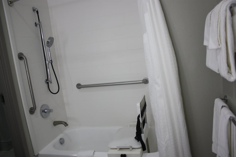 holiday inn express hotel and suites shamrock north by ihg