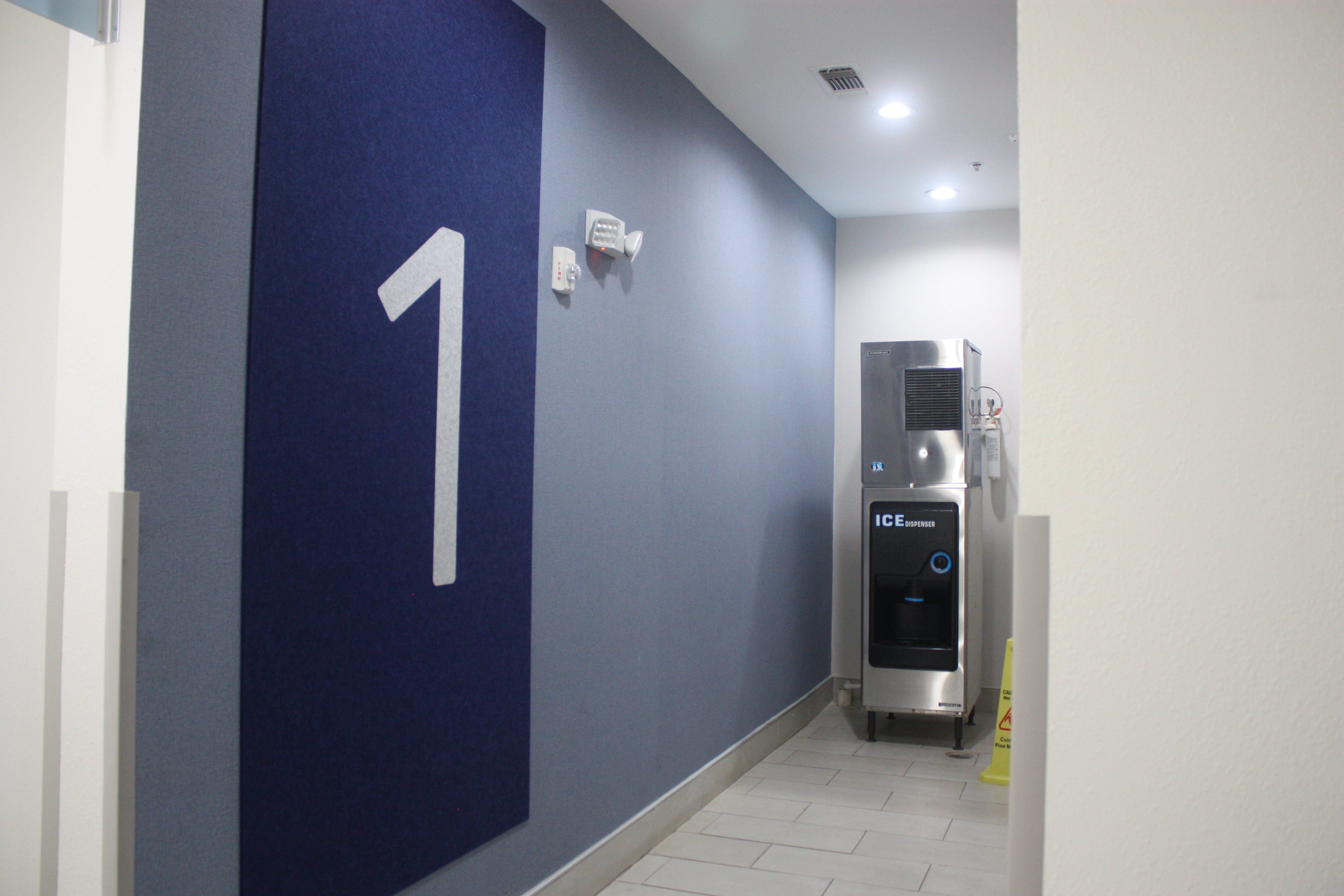 holiday inn express hotel and suites shamrock north by ihg