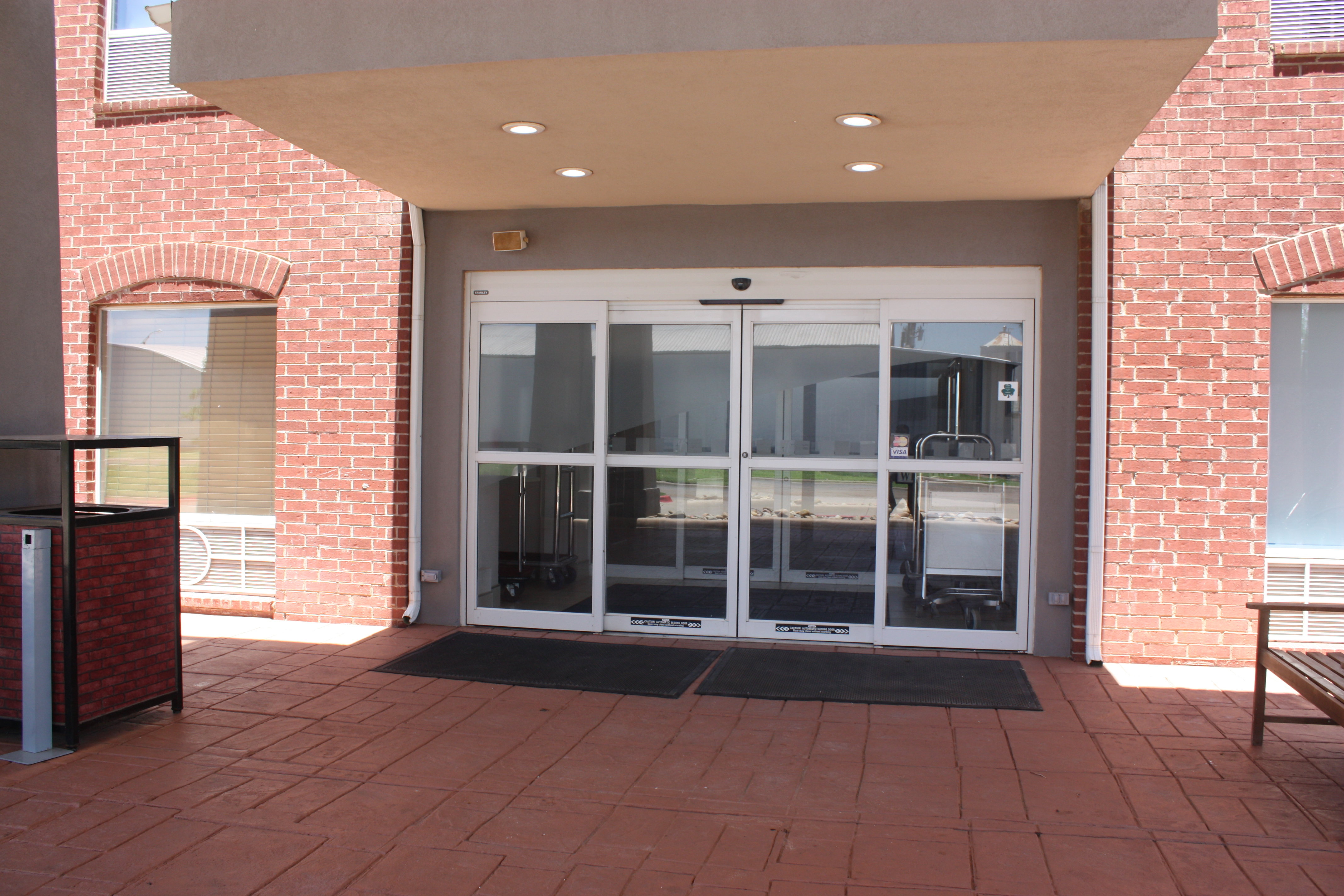 holiday inn express hotel and suites shamrock north by ihg