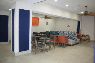 holiday inn express hotel and suites shamrock north by ihg