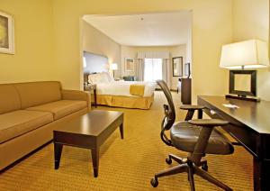 holiday inn express hotel and suites shamrock north by ihg