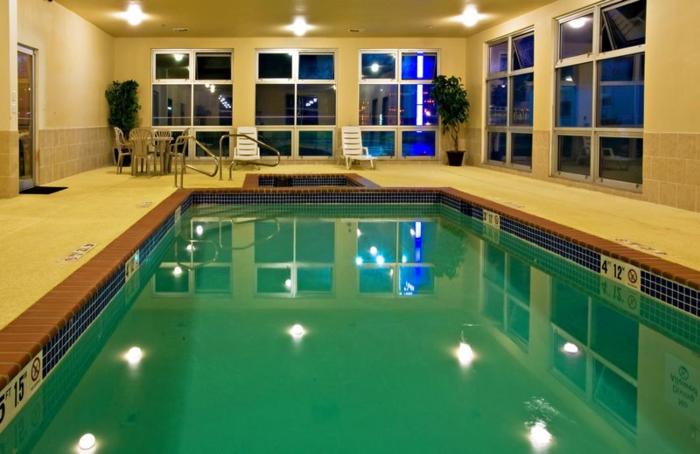 holiday inn express hotel and suites shamrock north by ihg