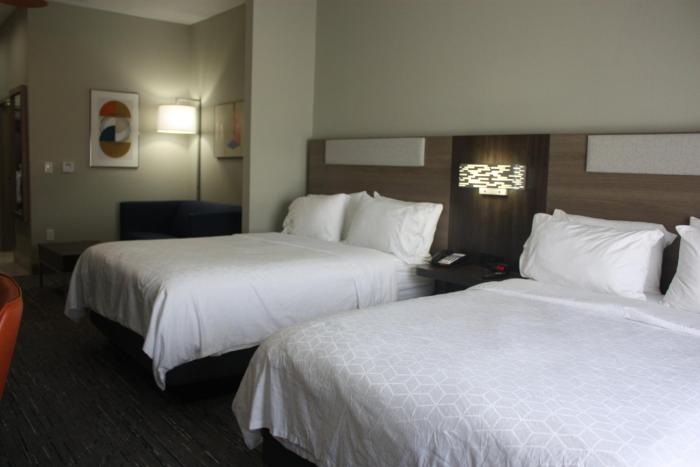 holiday inn express hotel and suites shamrock north by ihg