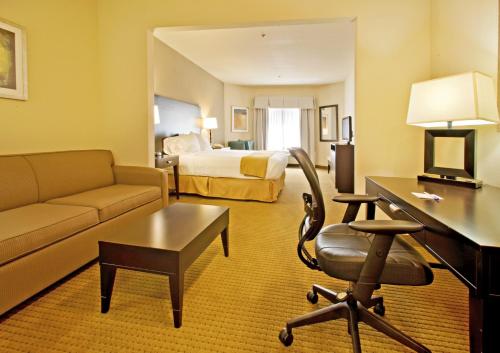 holiday inn express hotel and suites shamrock north by ihg