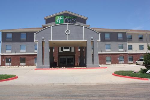 holiday inn express hotel and suites shamrock north by ihg