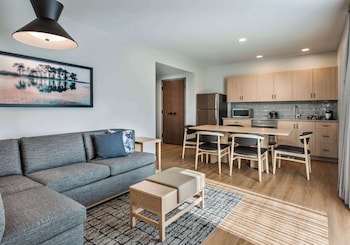 hyatt place kent narrows and marina