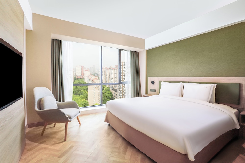 holiday inn shanghai pudong nanpu by ihg