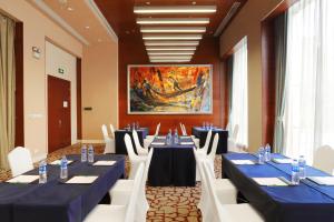 holiday inn shanghai pudong nanpu by ihg