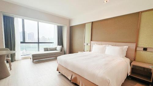 holiday inn shanghai pudong nanpu by ihg