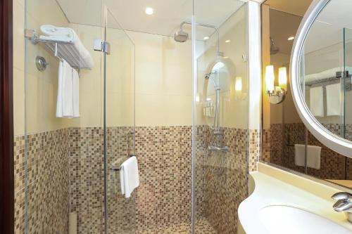 holiday inn shanghai pudong nanpu by ihg