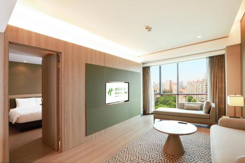 holiday inn shanghai pudong nanpu by ihg