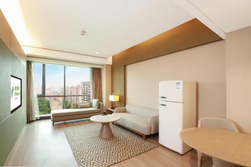 holiday inn shanghai pudong nanpu by ihg
