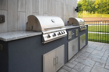 staybridge suites cincinnati east milford