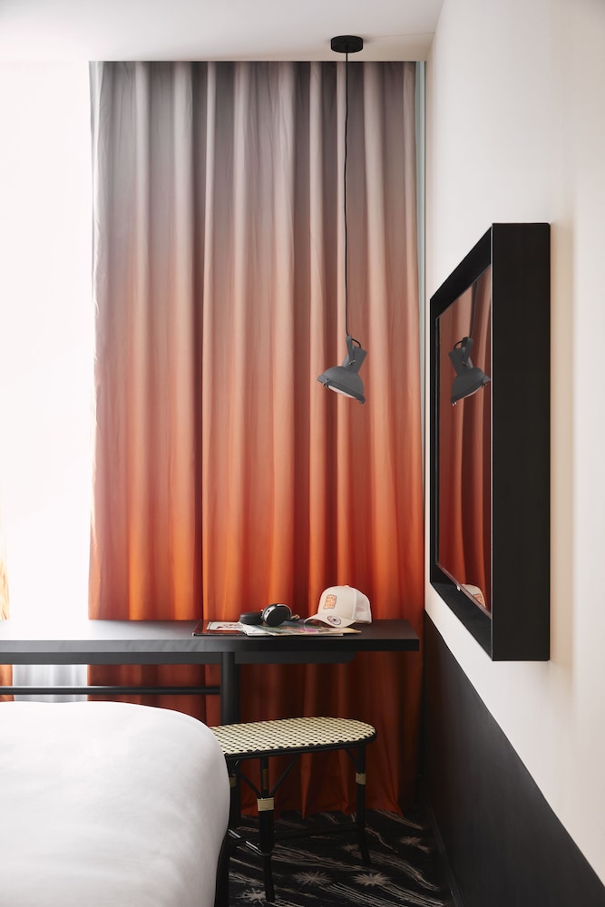 mama shelter paris la defense