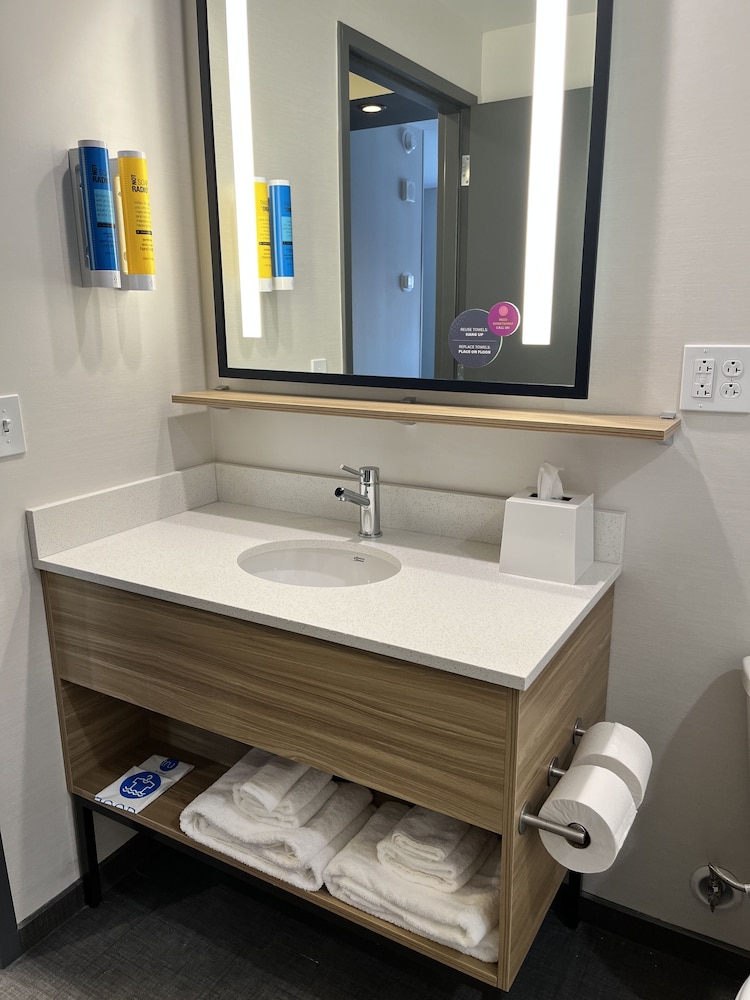 tru by hilton st louis downtown