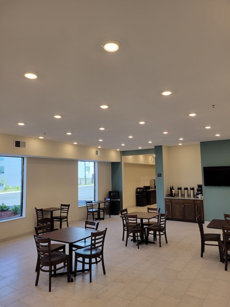 sleep inn and suites coliseum area