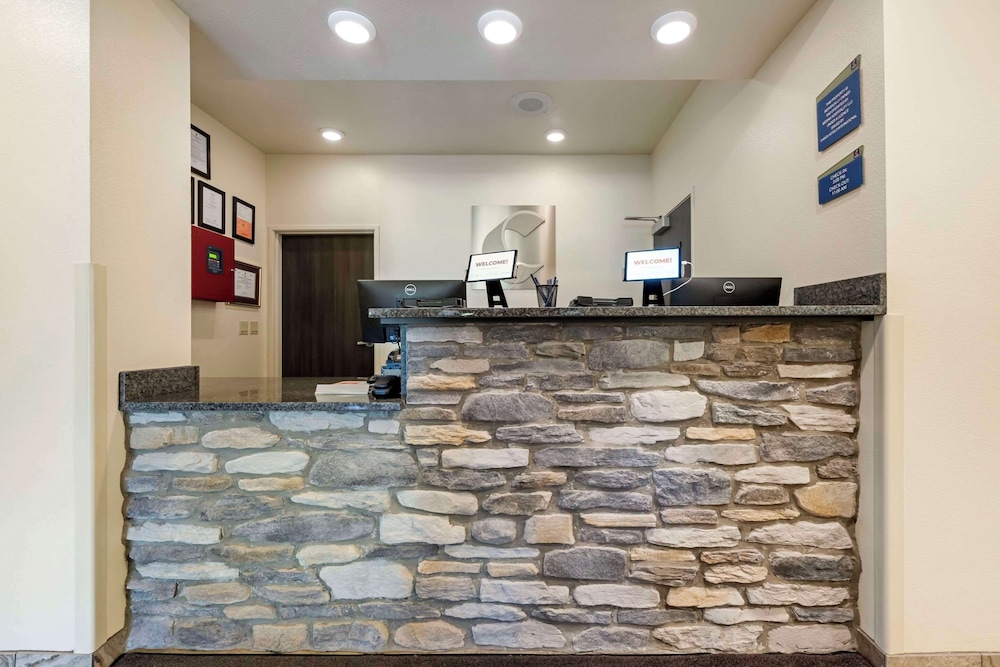 comfort inn and suites