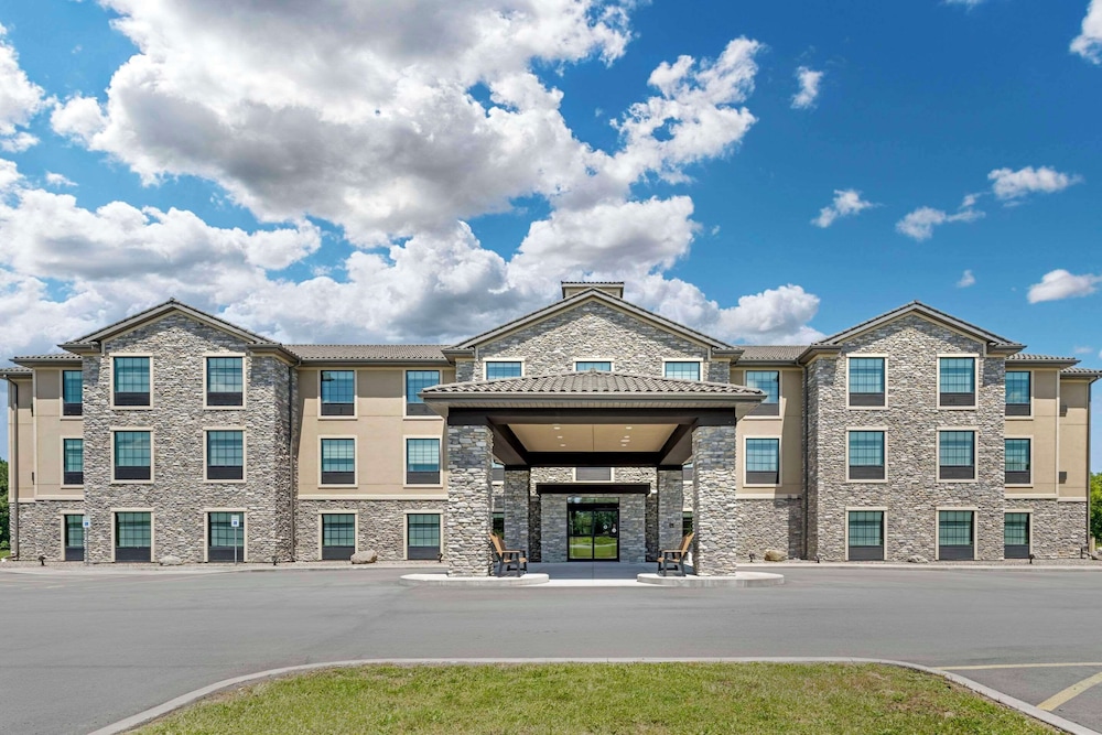 comfort inn and suites