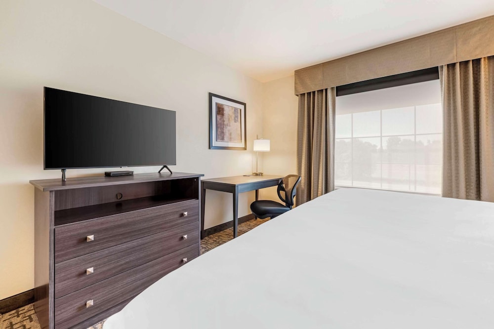 comfort inn and suites