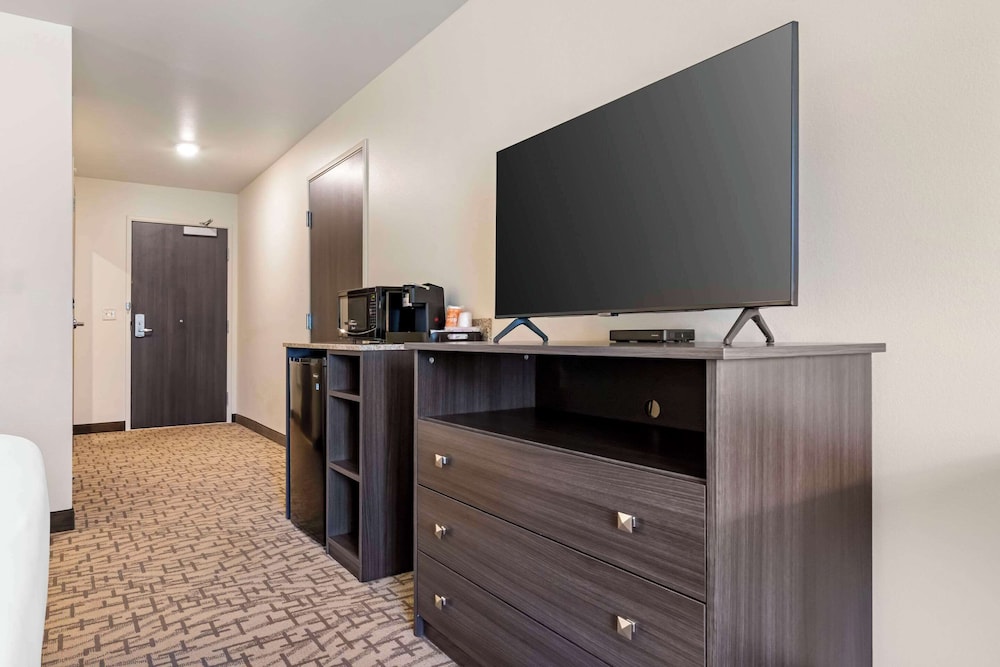 comfort inn and suites