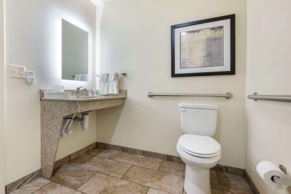 comfort inn and suites