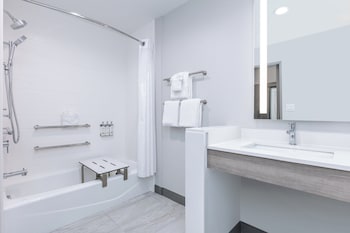 holiday inn express and suites dallas plano north