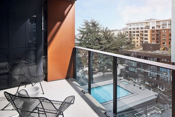 level hotels and furnished suites south lake union