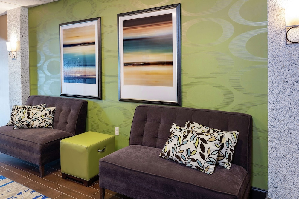 hampton inn east lansing
