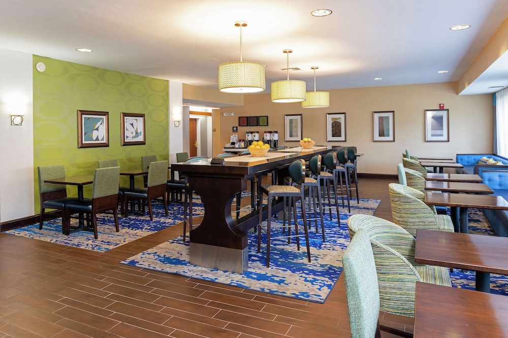 hampton inn east lansing