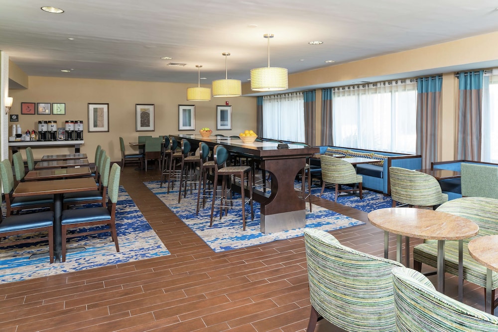 hampton inn east lansing