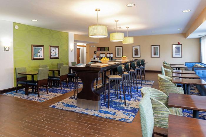 hampton inn east lansing