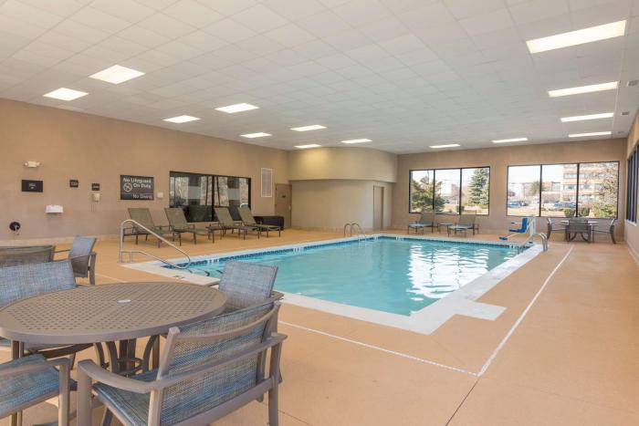 hampton inn east lansing